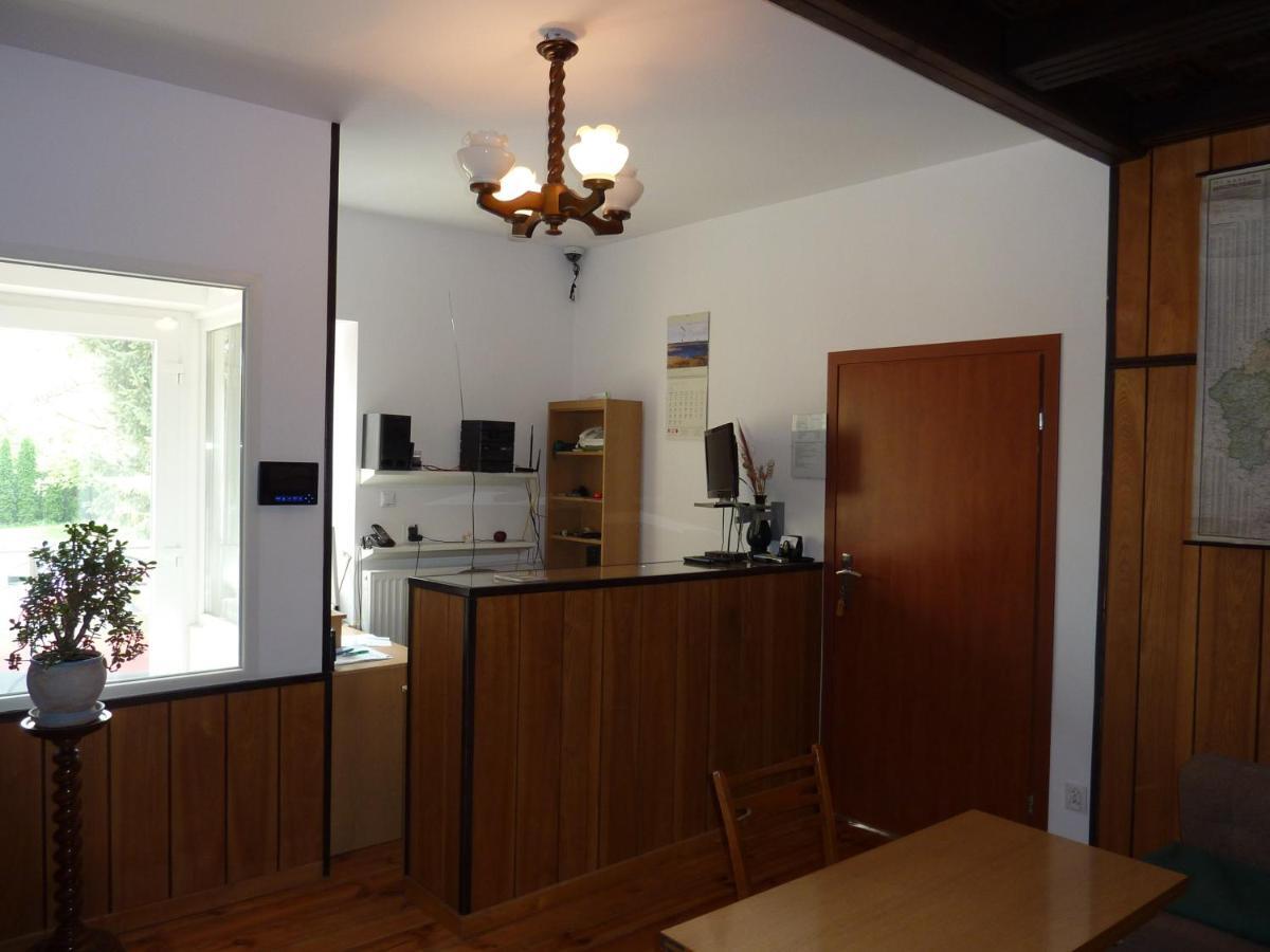 Hotelik Na Zdrowiu Лодзь Экстерьер фото